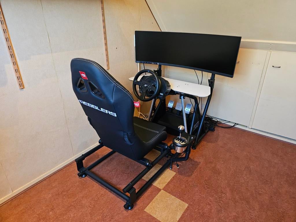 Sim racing frame + stoel + TV standaard, Ophalen, 1 speler, Racen en Vliegen, Zo goed als nieuw
