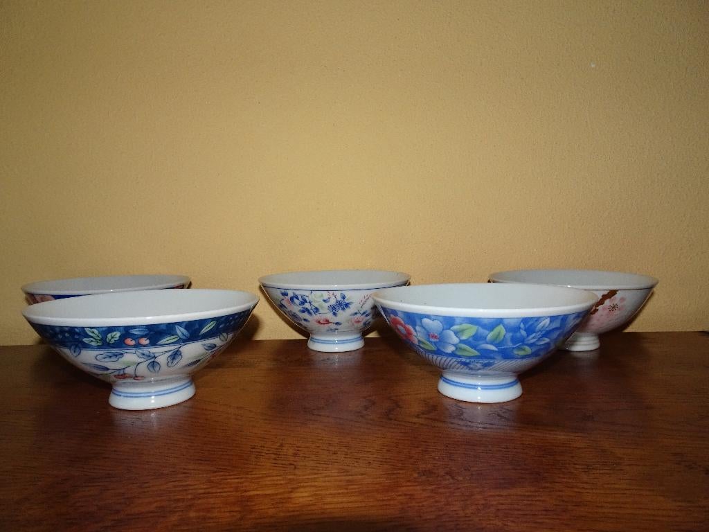 5 Chinese schaaltjes van fijn porselein met merkteken, Huis en Inrichting, Ophalen of Verzenden, Overige stijlen, Porselein, Schaal of Schalen