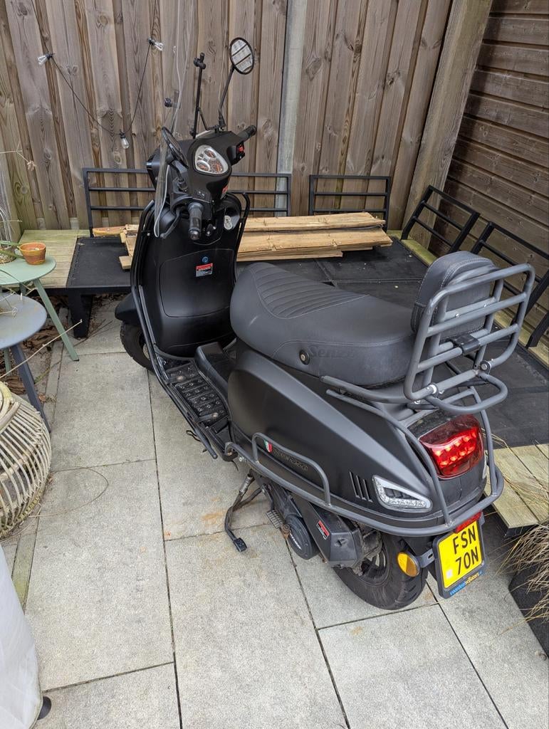 Senzo Rivalux S Special Matzwart 45 km/h, Fietsen en Brommers, Snorfietsen en Snorscooters, Gebruikt, Overige merken, Benzine