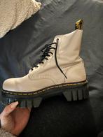 Dr martins, Beige, Lage of Enkellaarzen, Ophalen of Verzenden, Zo goed als nieuw