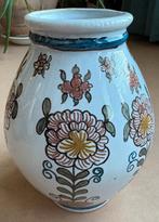 Leuk vaasje, in de stijl van Makkumer aardewerk, Gebruikt, Overige kleuren, Aardewerk of Porselein, Ophalen of Verzenden