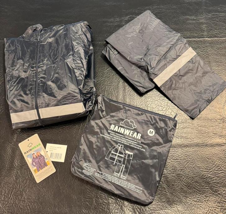Nieuw regenpak maat M Regenjas + regenbroek + tasje, Kleding | Dames, Dames-kledingpakketten, Nieuw, Maat 38/40 (M), Ophalen of Verzenden