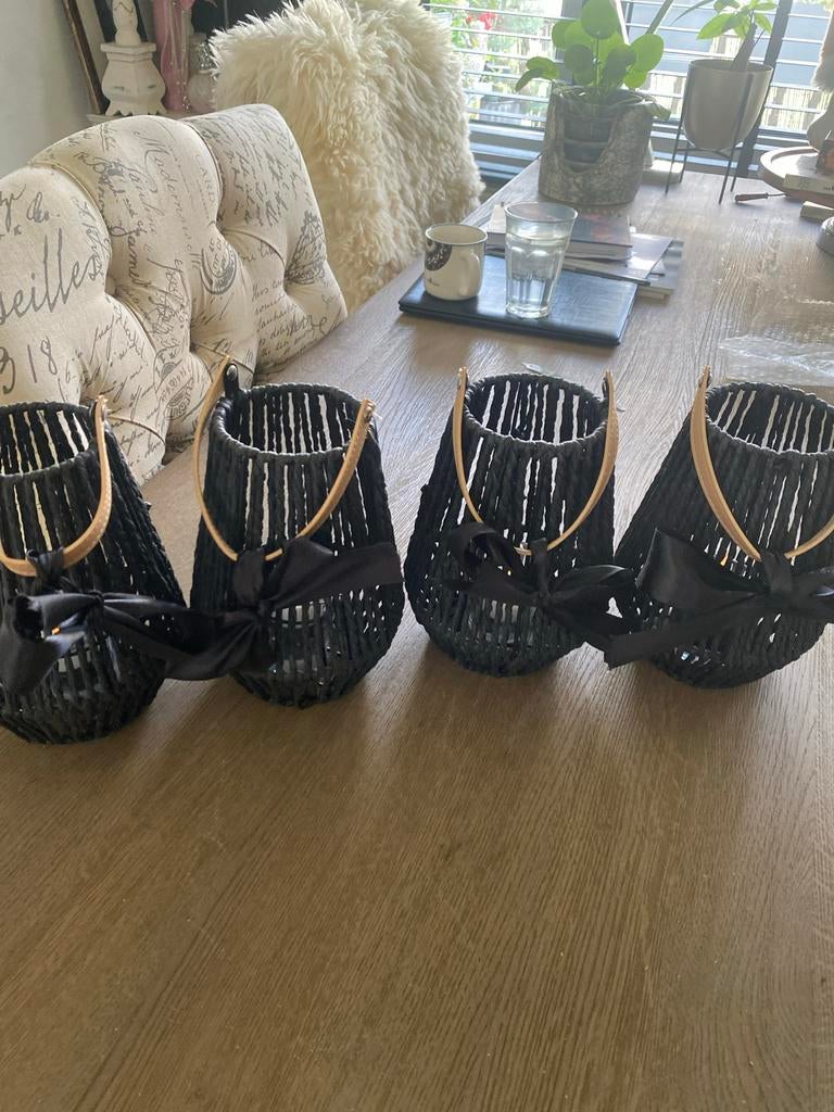4 zwarte decoratieve lantaarns, Ophalen of Verzenden, Zo goed als nieuw