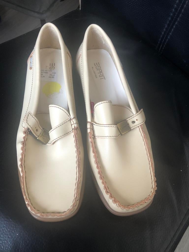Esprit instappers maat 39, Ophalen of Verzenden, Zo goed als nieuw, Instappers, Beige