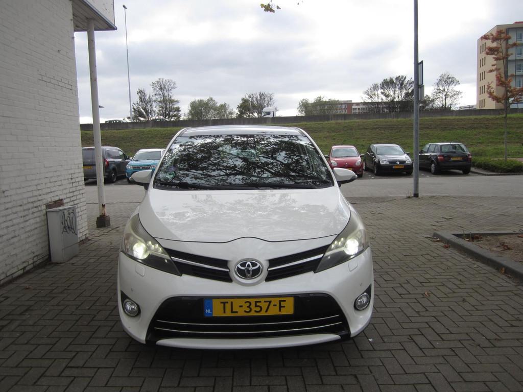 Toyota Verso 1.8 VVT-i Dynamic Business 7p., Auto's, Voorwielaandrijving, Euro 5, 4 cilinders, Wit