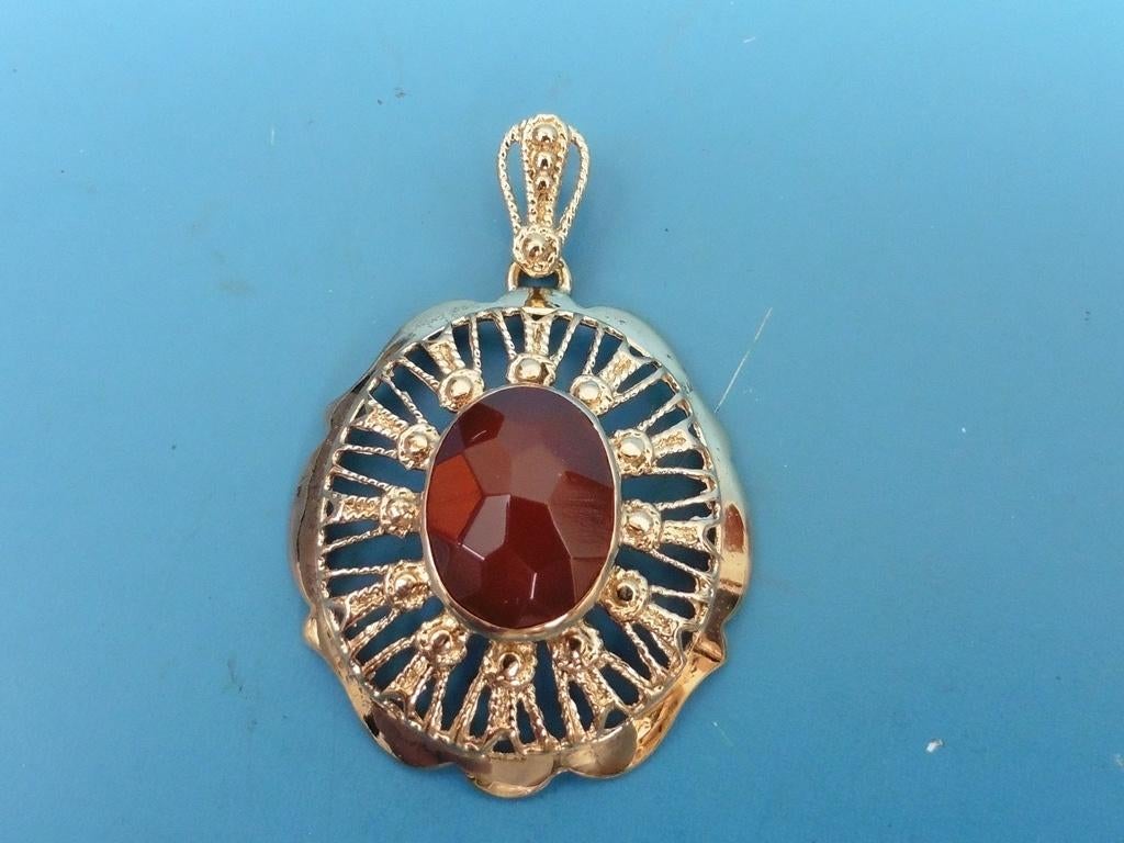 Gouden hanger met carneool                              G126, Overige materialen, ., Ophalen of Verzenden, Zo goed als nieuw