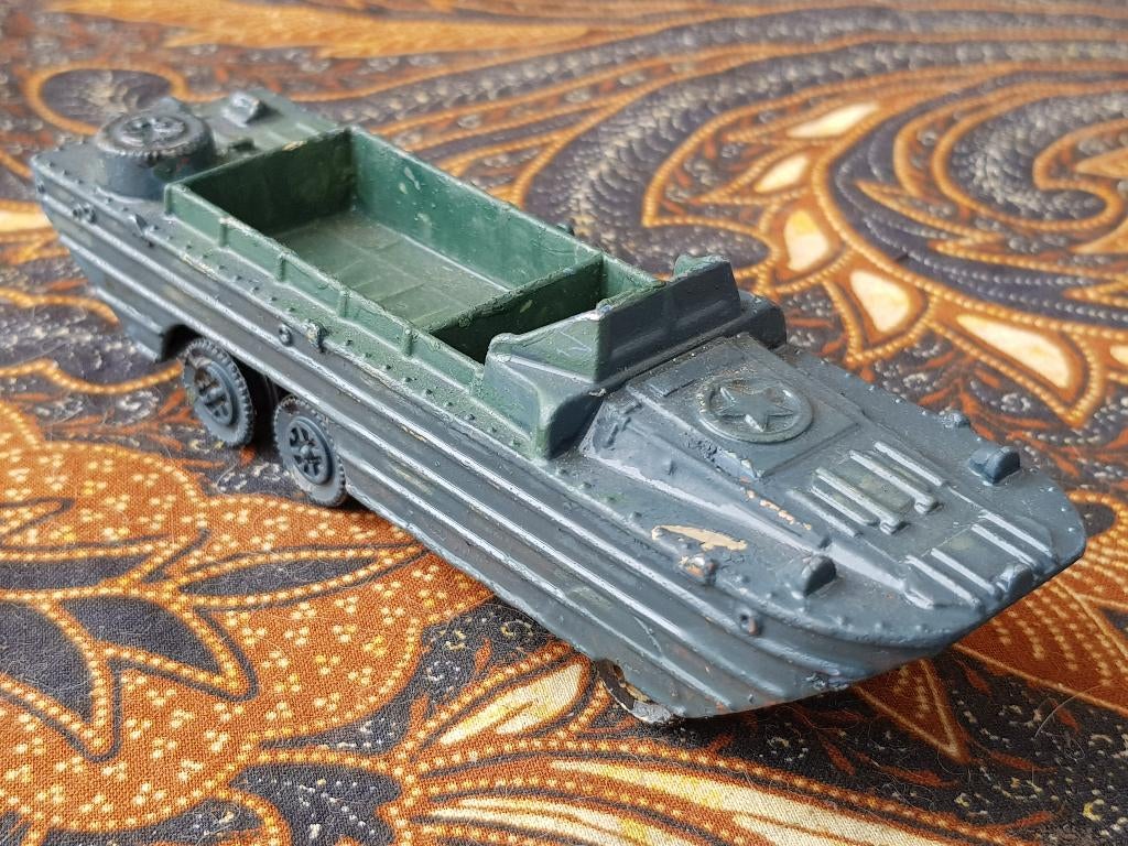 Amfibie voertuig oud militaria model van Dinky Toys 12,5 cm., Ophalen of Verzenden
