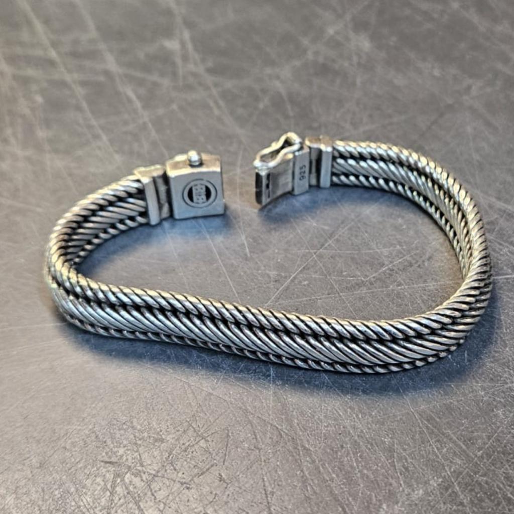 Buddha To Buddha Edwin XS Armand - Maat = E (19cm), Sieraden, Tassen en Uiterlijk, Armbanden, Buddha to Buddha, Zo goed als nieuw