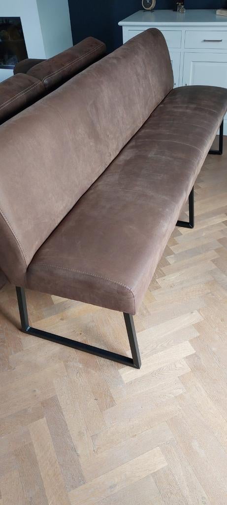 Grote keuken bank met metalen frame, 2.10 meter lang, Ophalen, Vierpersoons of meer, 200 tot 250 cm