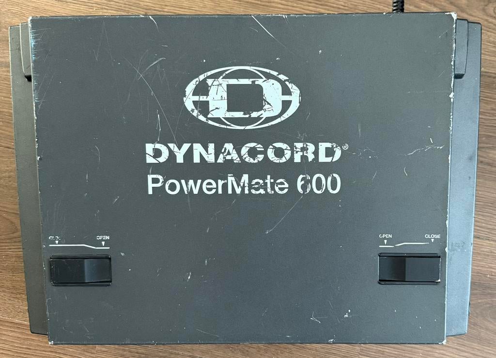 Te koop dynacord power mate 600 Mk1, Ophalen, Gebruikt, 5 tot 10 kanalen, Microfooningang