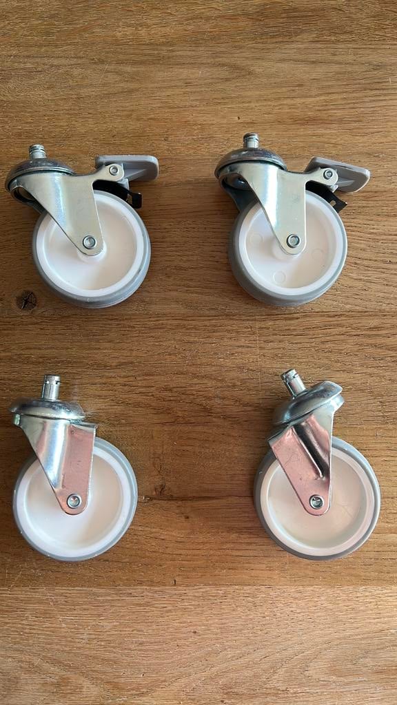 Ikea wielen oorspronkelijk voor onder een kallax kast, Doe-het-zelf en Verbouw, Ophalen of Verzenden, Zo goed als nieuw