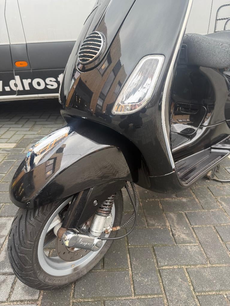 Vespa LX 2010 4t4v | Nette staat | Garantie | Glans zwart, Fietsen en Brommers, Scooters | Vespa, Gebruikt, Maximaal 45 km/u, Ophalen of Verzenden