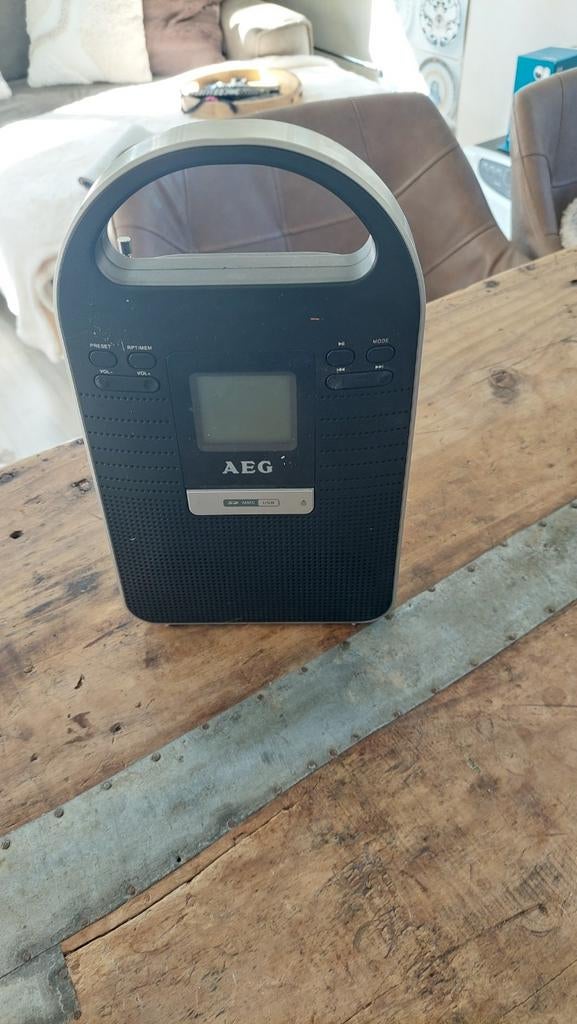 AEG MMR 4128 Radio - Draagbaar met USB en AUX, Audio, Tv en Foto, Radio's, Ophalen of Verzenden, Gebruikt, Radio