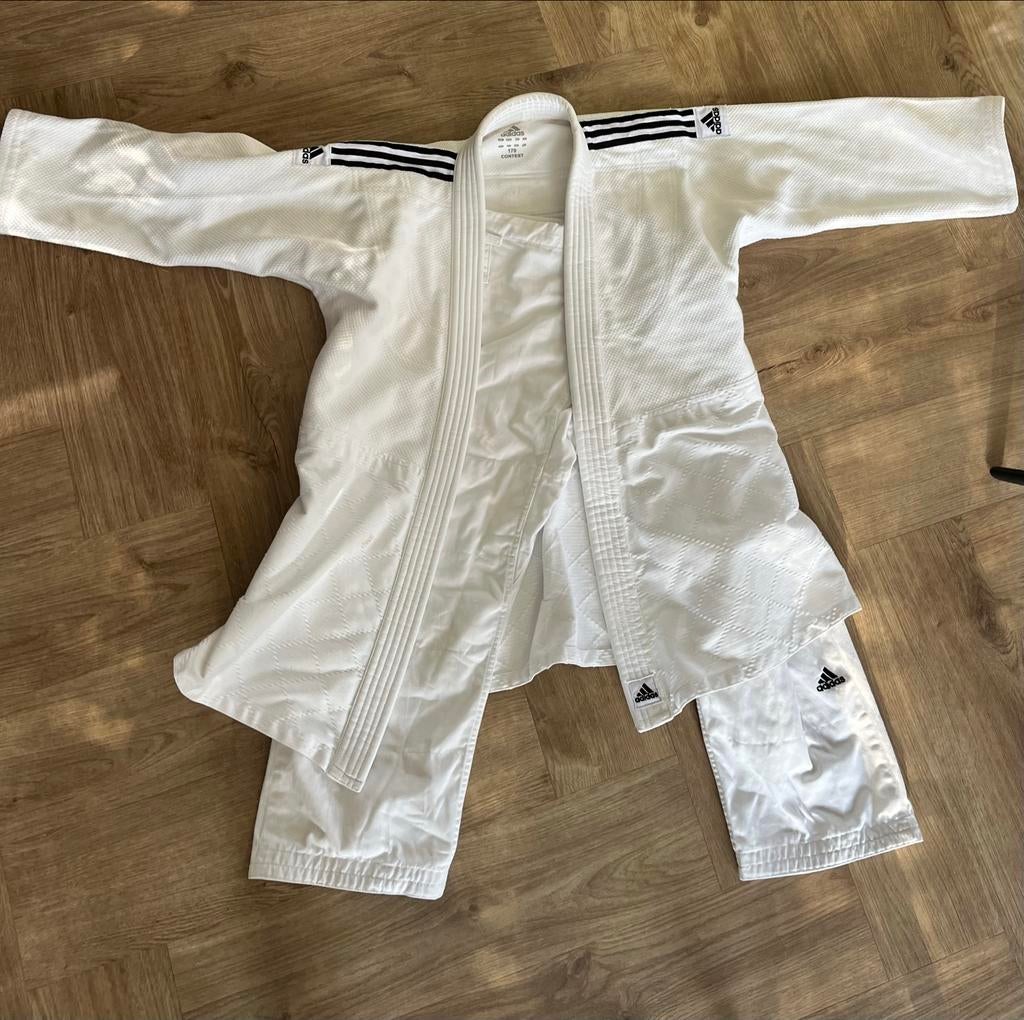 Wedstrijdpak judo Adidas 170, Judo, Vechtsportpak, Ophalen of Verzenden, Zo goed als nieuw