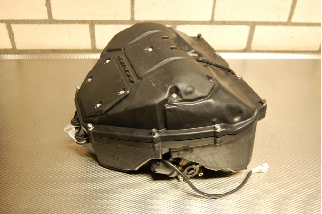 R1 RN22 RN 22 2009- Airbox box, Niet ingevuld, Gebruikt, Niet ingevuld, Ophalen of Verzenden