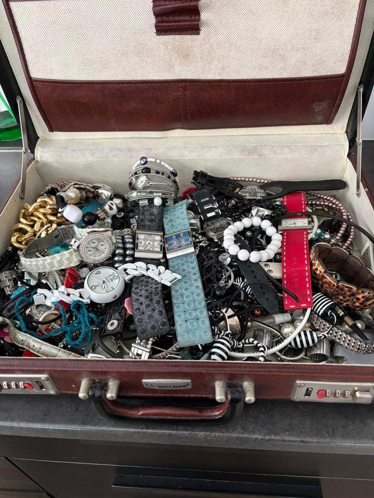 Koffer vol sieraden en horloge, Ophalen of Verzenden, Gebruikt