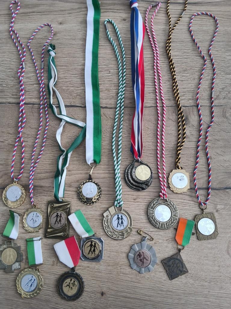 Verschillende Medailles, Postzegels en Munten, Penningen en Medailles, Ophalen, Overige materialen