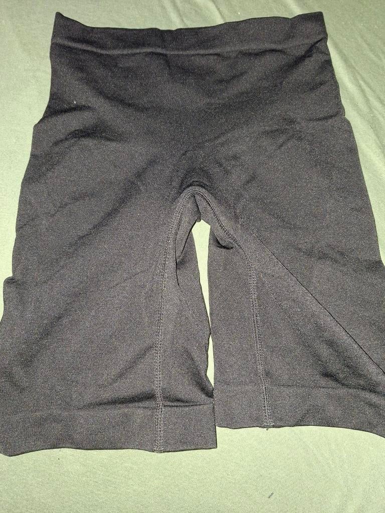 Nieuw zwart shortje, maat l, Kleding | Dames, Ondergoed en Lingerie, Verzenden, Zwart, Broekje of Short