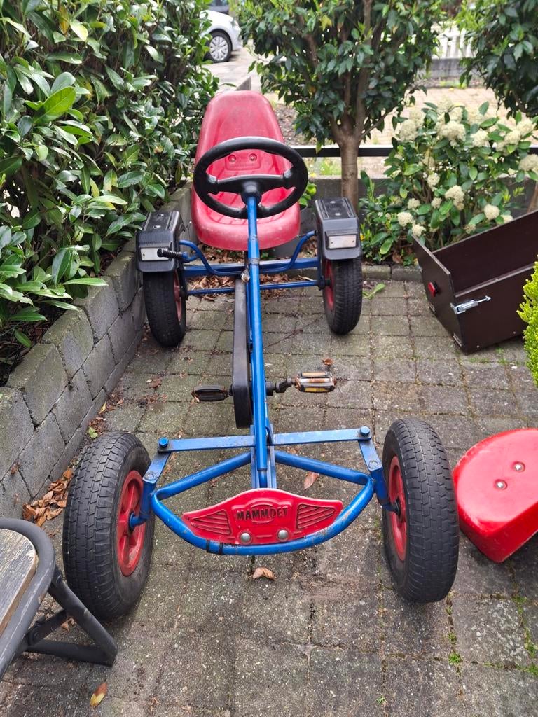 Mammoet skelter - Robuuste blauwe skelter met rode zitting, Ophalen, Gebruikt, Mammoet