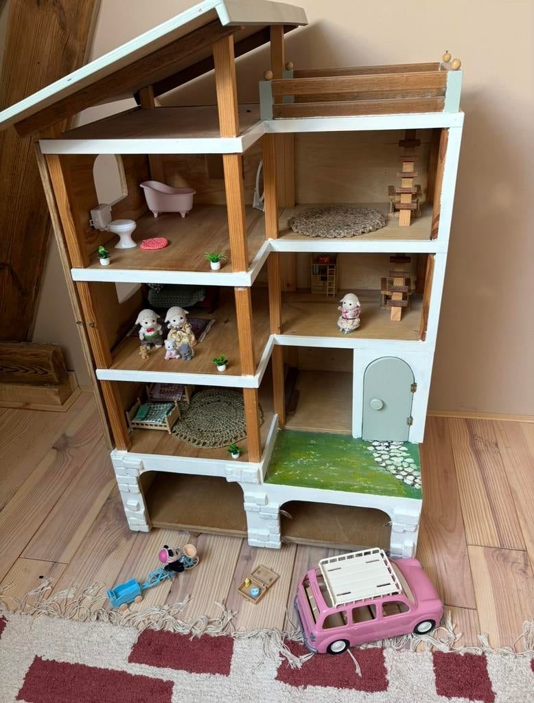 Houten poppenhuis (zonder inboedel), Ophalen, Gebruikt, Poppenhuis