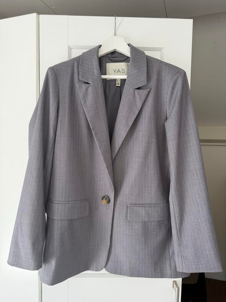 YAS Grijze Krijtstreep Blazer - Maat S (Oversized), Ophalen of Verzenden, Zo goed als nieuw, Jasje, Maat 36 (S)