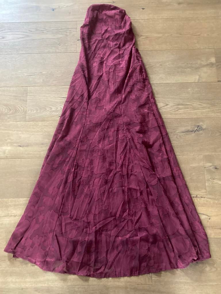 Elegante bordeauxrode galajurk met open rug, Kleding | Dames, Gelegenheidskleding, Galajurk, Nieuw, Ophalen of Verzenden, Maat 36 (S)