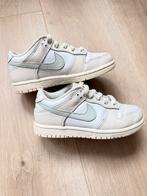 Nike dunk low, Ophalen of Verzenden, Zo goed als nieuw, Beige, Sneakers of Gympen