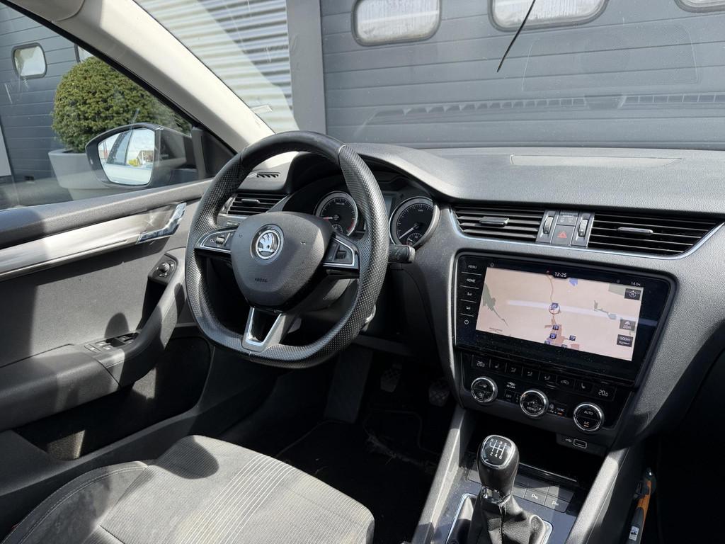 Skoda Octavia Combi 2.0 TDI Greentech Style Business | Panor, Auto's, Skoda, Voorwielaandrijving, 1254 kg, Stof, Gebruikt
