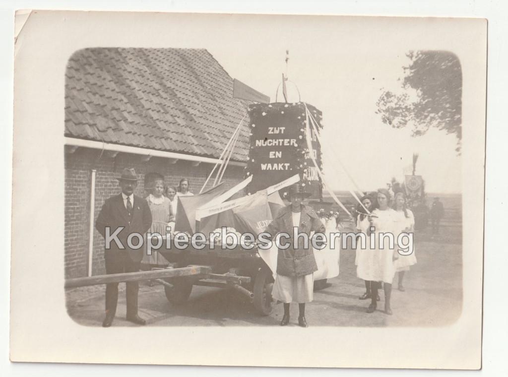 3 oude foto's optocht wagens vermoedelijk Yerseke anti drank, Verzamelen, Gebruikt, Verzenden, Foto, Voor 1940