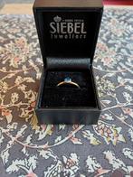 Te koop.Mooie ring.Met een goudlaagje.Maat 18.5, Ophalen of Verzenden, Zo goed als nieuw, Dame, Zilver