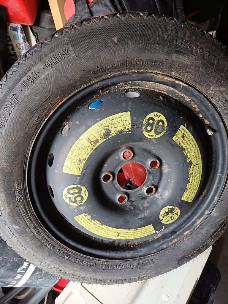 Reservebabd thuis komer met nieuwe band, Auto diversen, Auto-accessoires, Ophalen of Verzenden