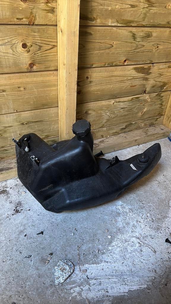 Piaggio Zip benzine tank, Fietsen en Brommers, Ophalen, Zo goed als nieuw, Tank