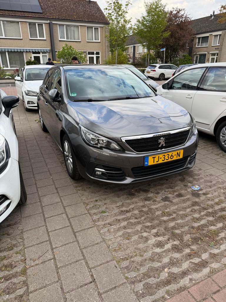 Peugeot 308 1.2E-THP 81/110 5-D 2018 Grijs, Auto's, Voorwielaandrijving, 1199 cc, 1064 kg, 49 €/maand