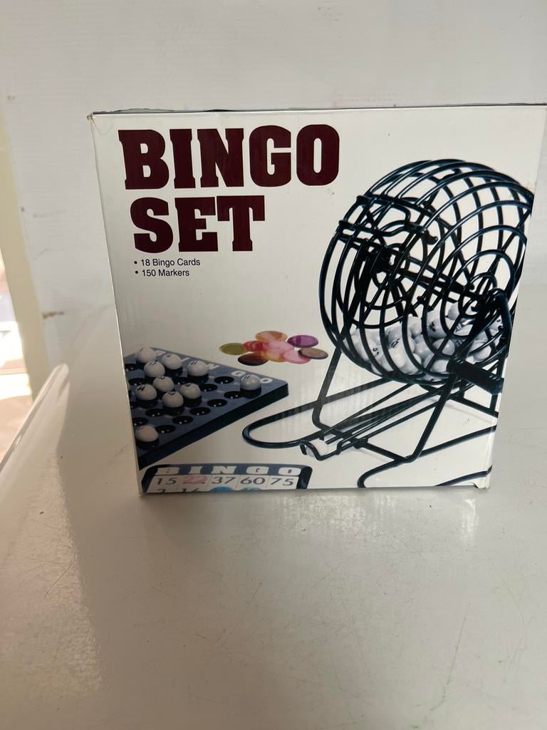 Bingo Set - Compleet met Kaarten, Markers en Molen, Vijf spelers of meer, Ophalen, Zo goed als nieuw