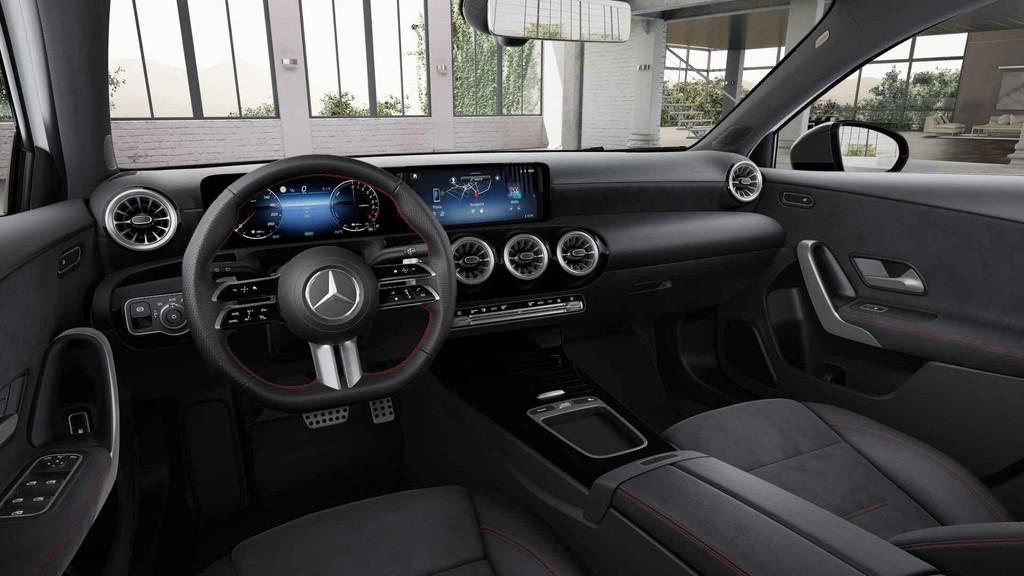 Mercedes-Benz A-klasse 250e Business Solution AMG | Panorama, Auto's, Mercedes-Benz, 4 cilinders, Electronic Stability Program (ESP)