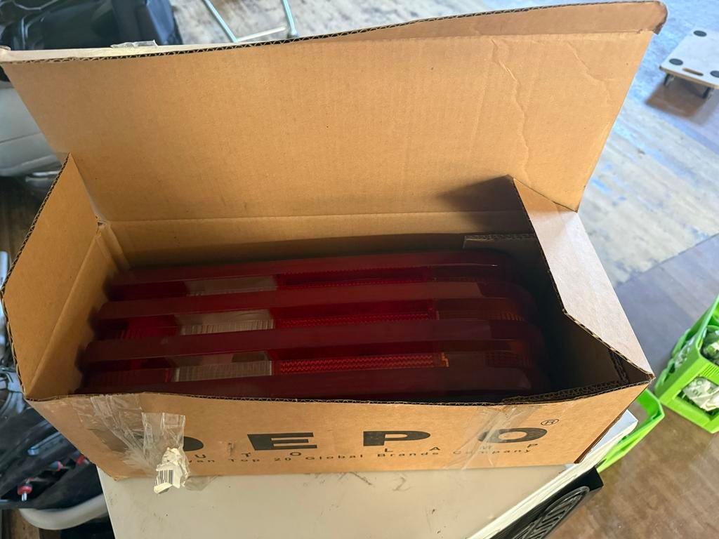 Achterlichten Mercedes W126 (nieuw in doos), Auto-onderdelen, Ophalen, Nieuw, Mercedes-Benz