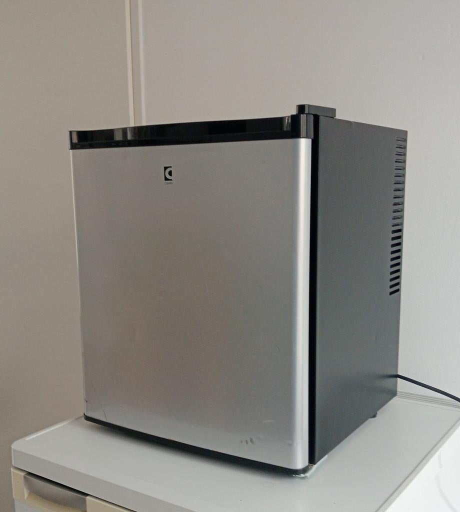 Kleine mini / camping koelkast, Witgoed en Apparatuur, Koelkasten en IJskasten, Ophalen, Zonder vriesvak, Minder dan 45 cm, Minder dan 85 cm