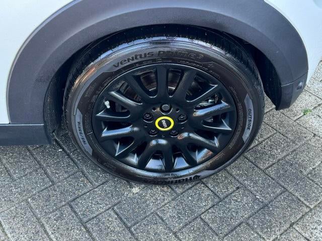Mini Mini Electric Classic 33 kWh *carplay *navi *stoelverw., Gebruikt, 33 kWh, 4 stoelen, Leder en Stof