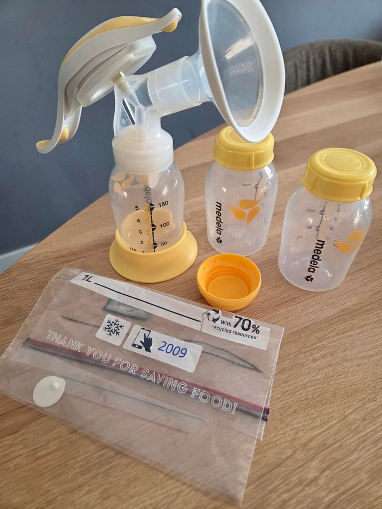 Medela hand pump, Ophalen, Borstkolf