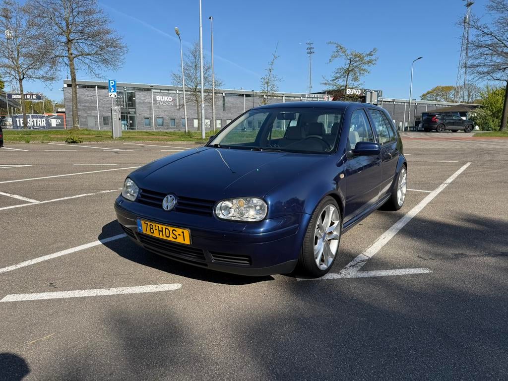 Volkswagen Golf 4 V5 2.3l *moet voor mei weg*, Auto's, Voorwielaandrijving, Blauw, Leder, Sportstoelen