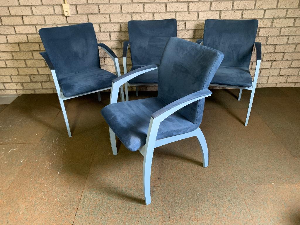 4x Leolux Camarilla eetkamerstoelen, Huis en Inrichting, Ophalen, Gebruikt, Blauw, Leolux