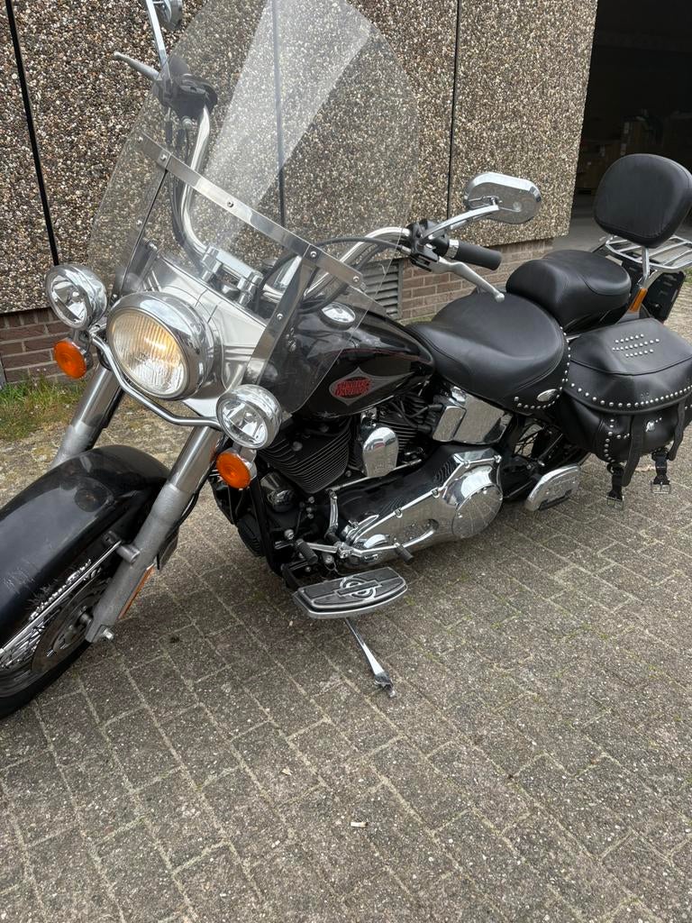 Harley-davidson heritage softail