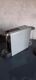 Nespresso koffiezetapparaat met cupjes houder, Witgoed en Apparatuur, Koffiezetapparaten, Koffiepads en cups, Gebruikt, Espresso apparaat