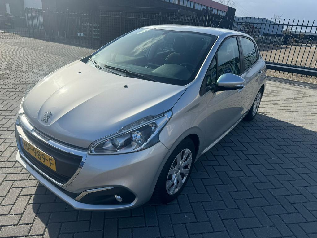 Peugeot 208 1.6 BlueHDI 5 Deurs 2015 NAP APK Airco Trekhaak, Voorwielaandrijving, 4 cilinders, Origineel Nederlands, Bedrijf