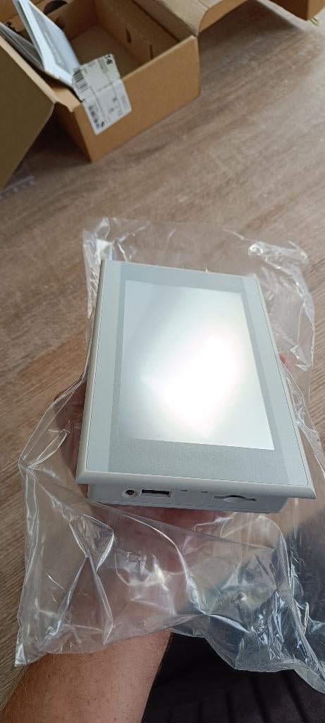 Eaton XV-102 7” HMI PLC Touchscreen Eth/RS485/CAN (nieuw), Ophalen of Verzenden, Zo goed als nieuw