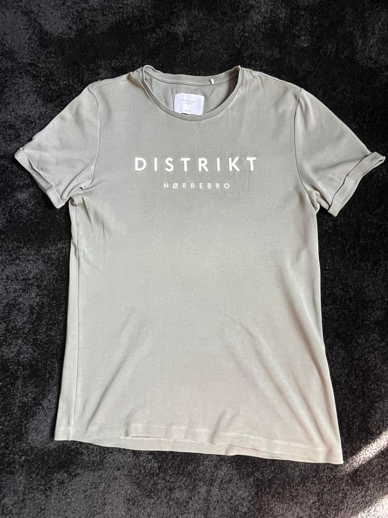 Distrikt shirt maat S. Z.G.A.N., Ophalen of Verzenden, Zo goed als nieuw, Maat 46 (S) of kleiner, Overige kleuren