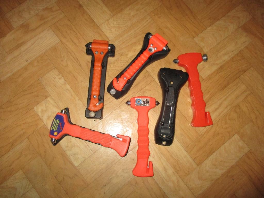 2-in-1 autoveiligheidshamer Noodglasbreker Snijd de gordel, Auto diversen, Ophalen, Zo goed als nieuw