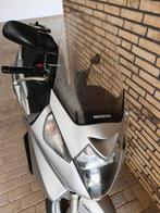 Honda Silverwing 600 motorscooter met ABS en topkoffer, Motorrijbewijs A, Particulier, Meer dan 35 kW, ABS