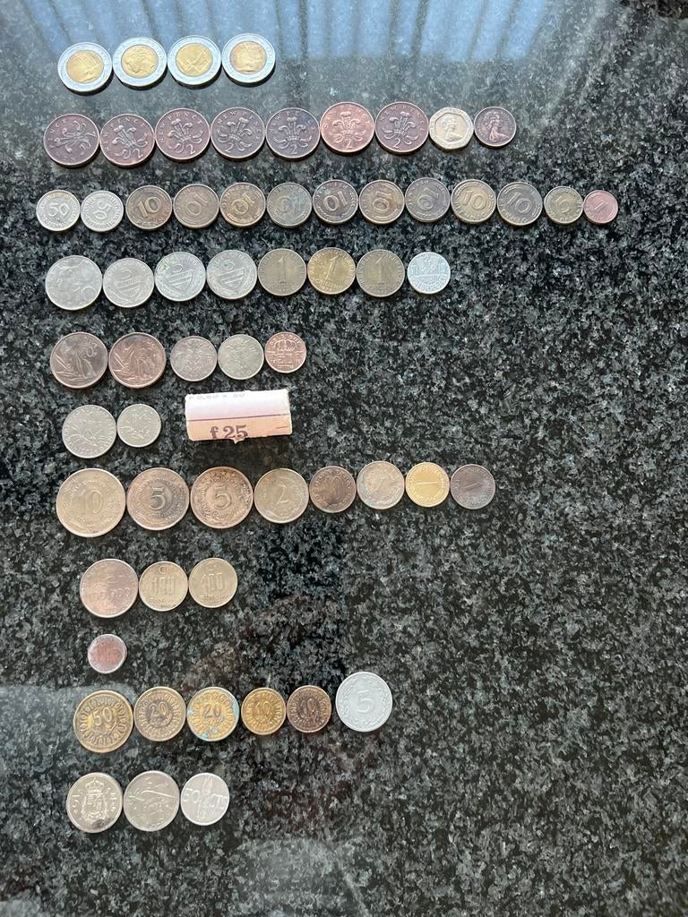 Diverse buitenlandse munten: Lira, Pence, Franc, Dinar, Postzegels en Munten, Ophalen, Overige landen, Losse munt