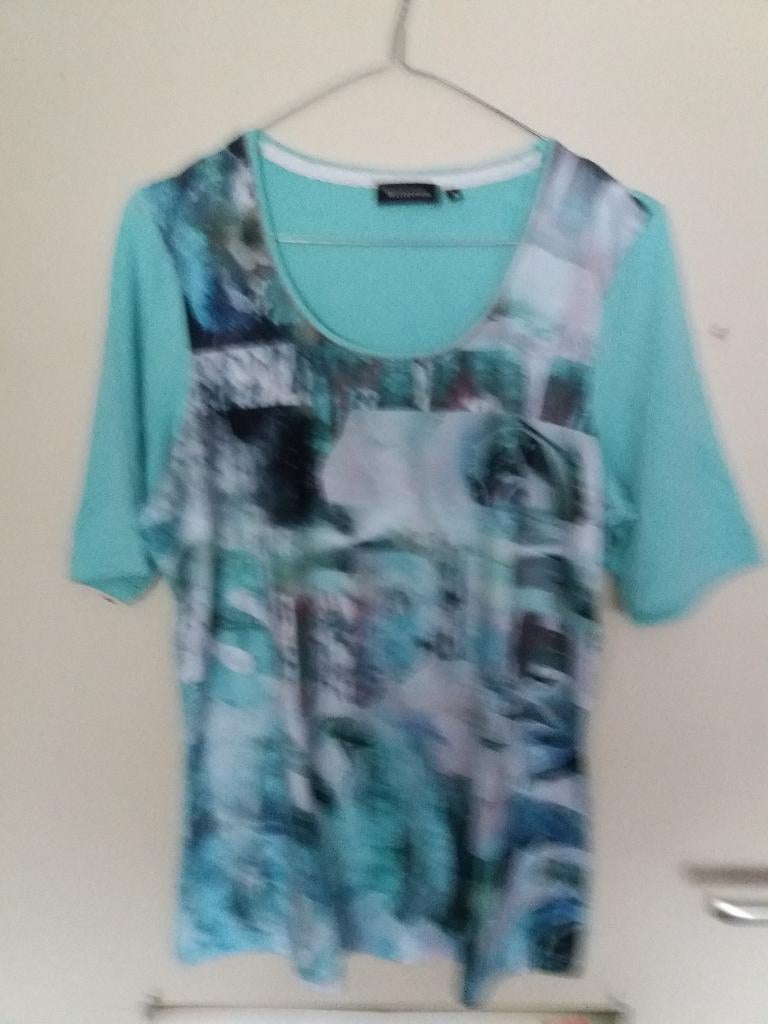 Een mint-groen T-Shirt met hemd-print er op en korte mouw., Kleding | Dames, T-shirts, Maat 38/40 (M), Witteveen., Ophalen of Verzenden